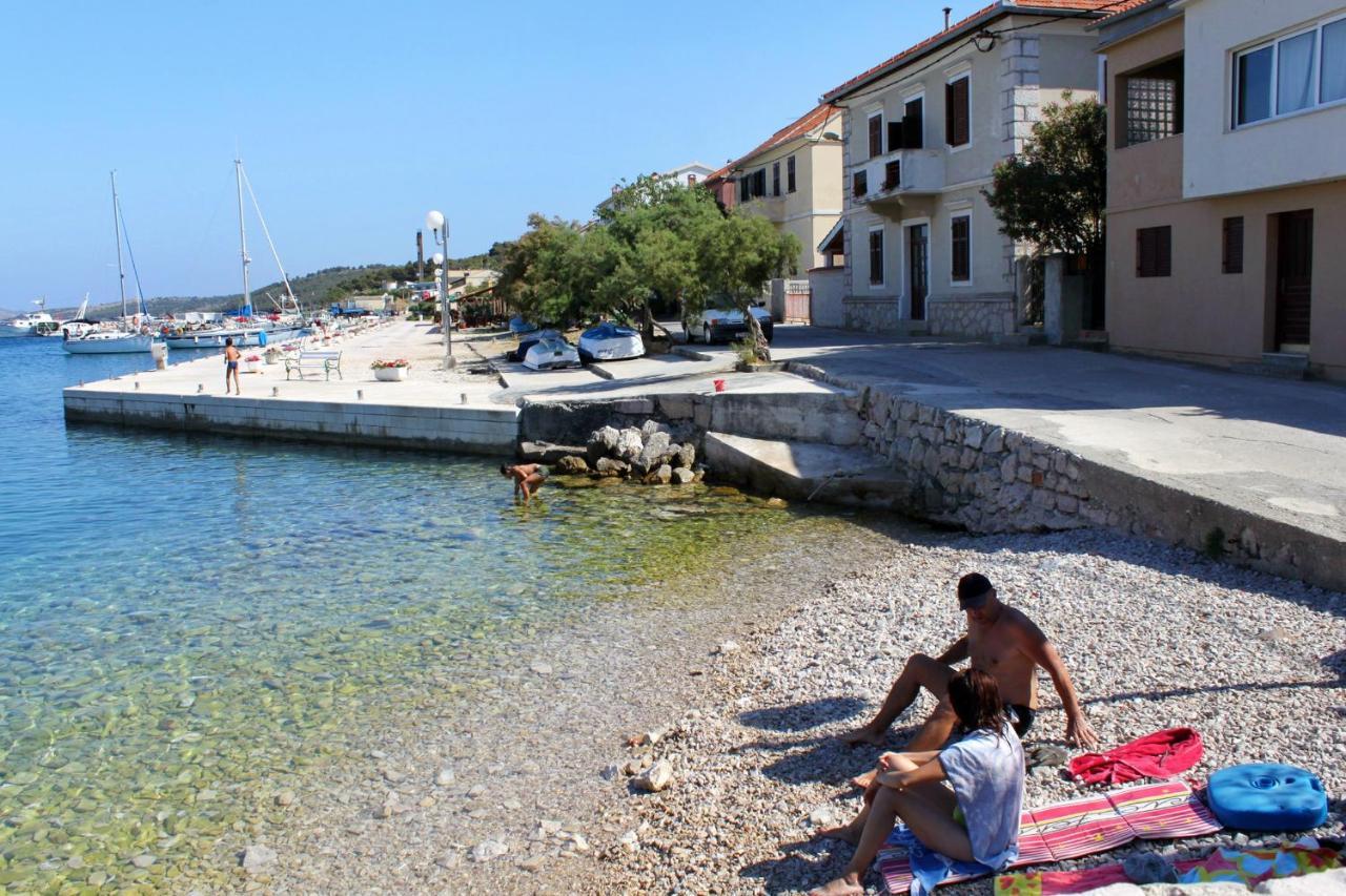 Apartments With A Parking Space Sali, Dugi Otok - 8136 Exterior photo